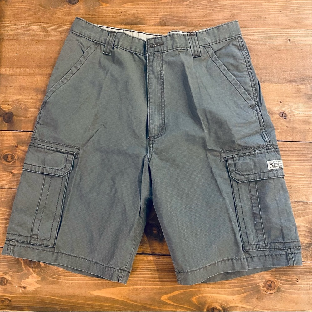 Wrangler green cargo shorts